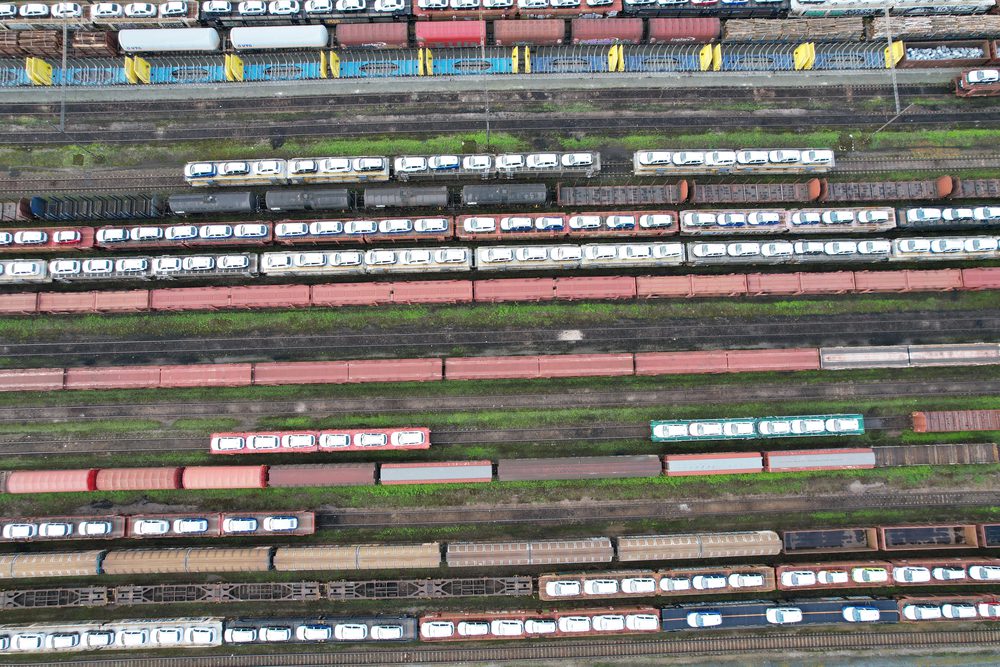 Designing Rail Layouts for Efficient Facility Operations