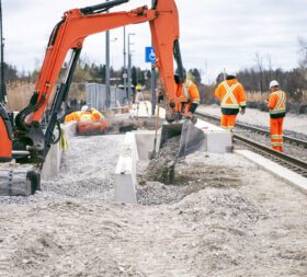 What Services Do Full-Service Railroad Construction Contractors Provide?