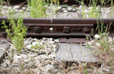 How Long Does Railroad Track Last? Rail Lifespan by Traffic, Load, and Maintenance
