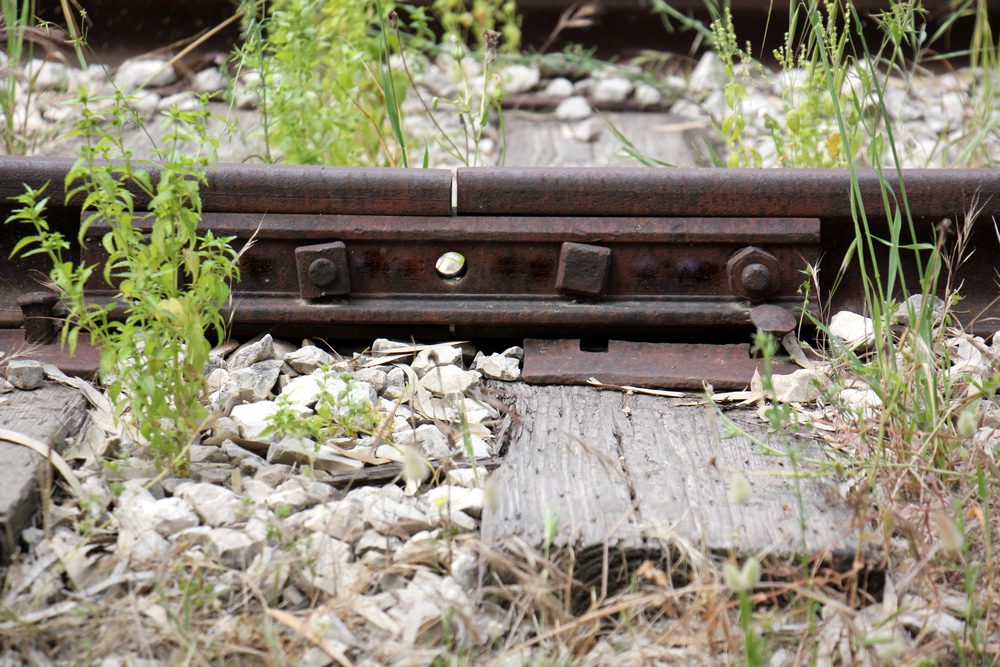 How Long Does Railroad Track Last? Rail Lifespan by Traffic, Load, and Maintenance