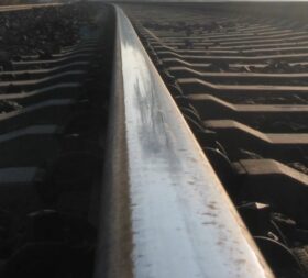 Continuous Welded Rail vs. Jointed Rail: Why Modern Track Has Fewer Joints